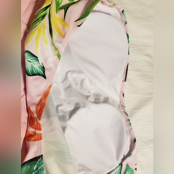 NWOT FLORAL CUT OUT MONOKINI BELTED REMOVABLE PADS LARGE - Picture 6 of 7
